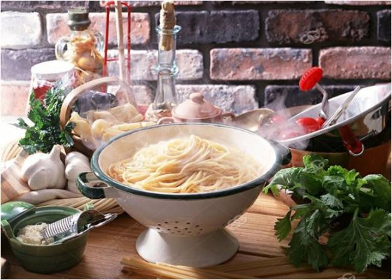 The traditional noodles are still popular among consumers 